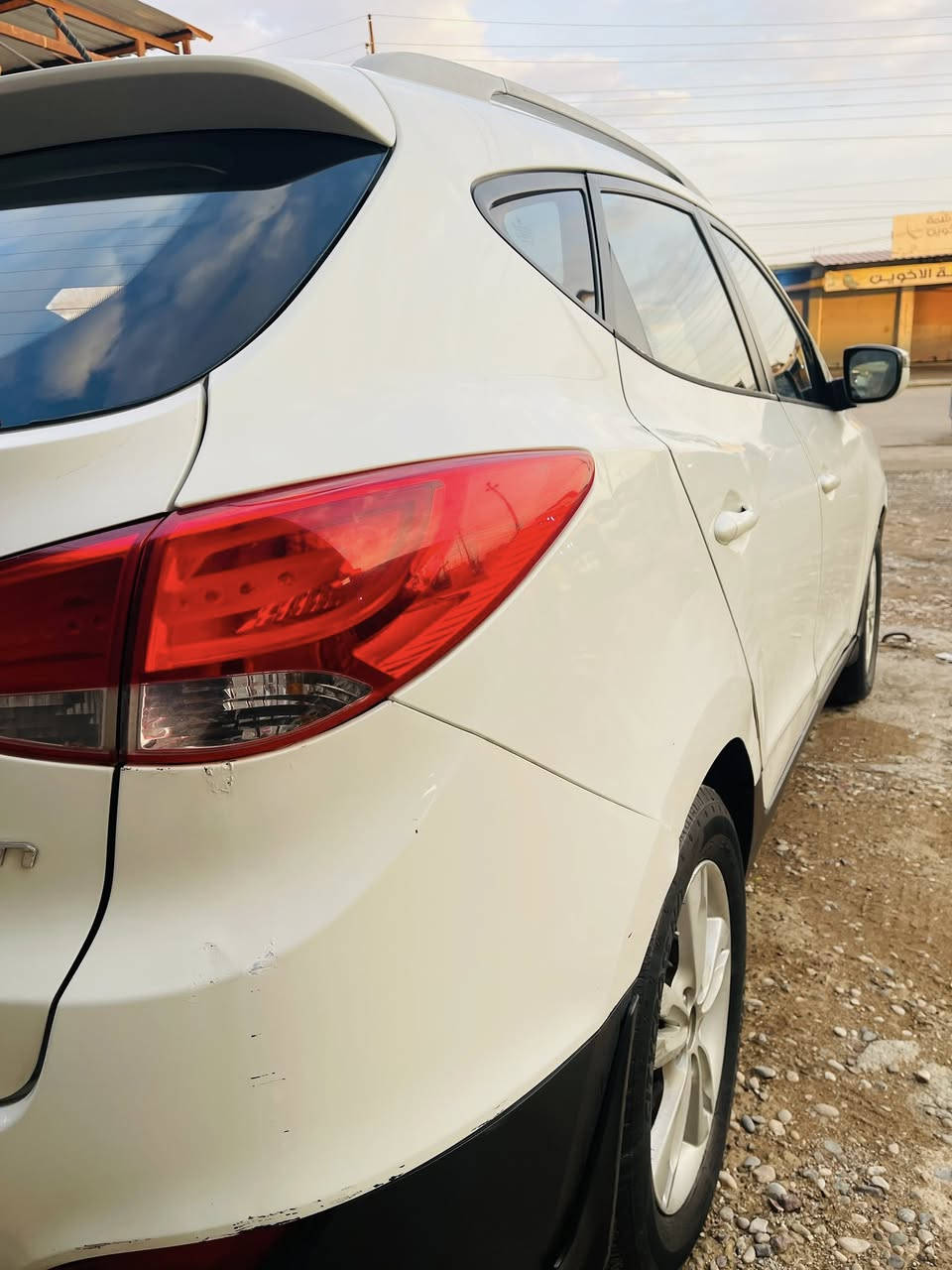 تكسون 2010
هزه ورقم وسنويه جديده بأسمي تحويل ثاني يوم
السياره كلش حلوه وماناقصها برغي 
رقم دهوك جديد 
تحكمات ستيرن تبريد تدفئه الكهربائيات كلها شغاله
كير محرك شرط وشرط الفحص 
بيها بابين وجاملخ الخلفي وشويه الصندوق 
شرط بدون دواخل 
سعرها 110 بيها مجال بسيط
***********
