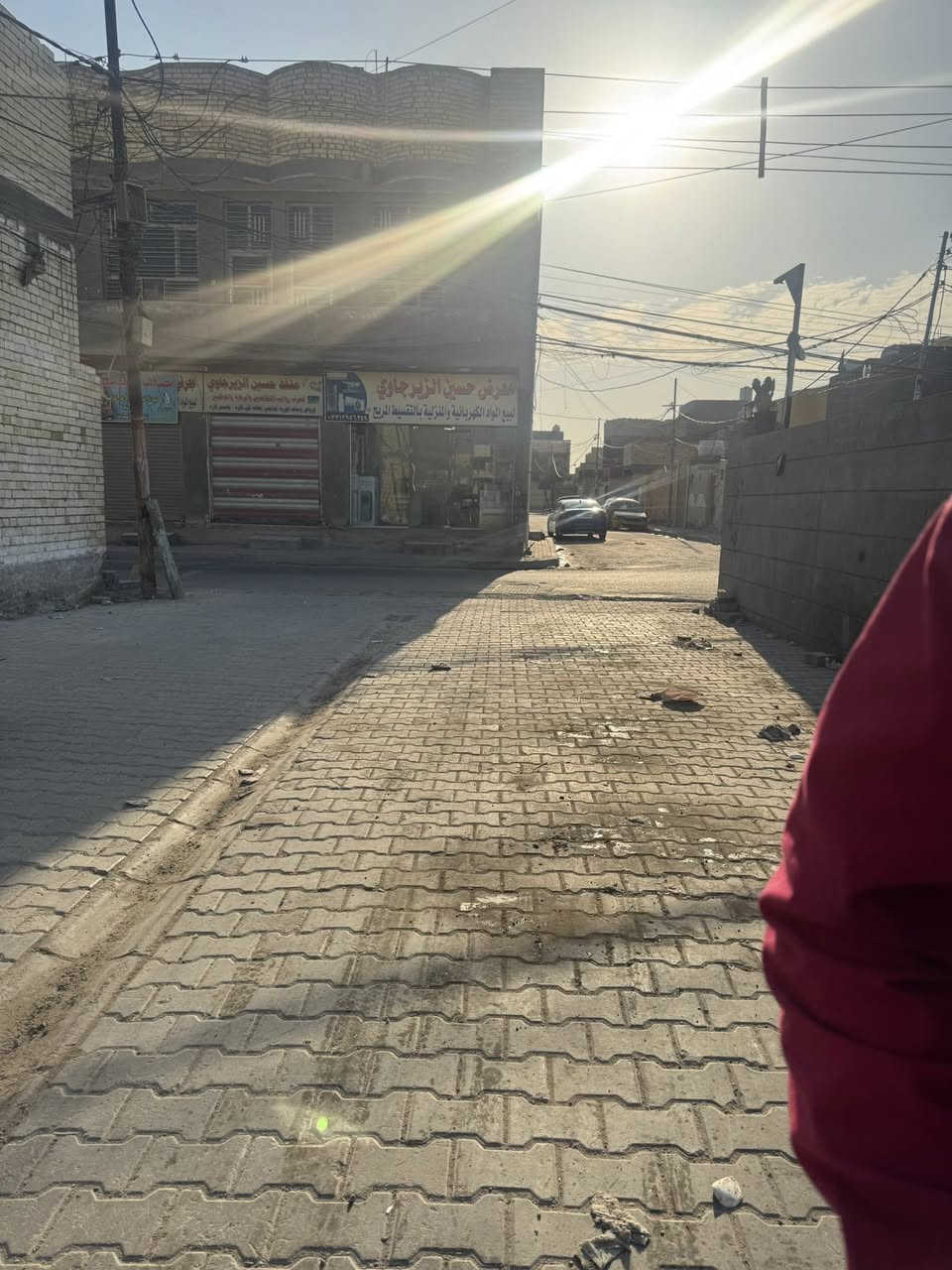 السلام عليكم ورحمة الله وبركاته ارض للبيع خلف الملعب 100مربع 10في 10 بصف الركن للستفسار هاتف ***********
