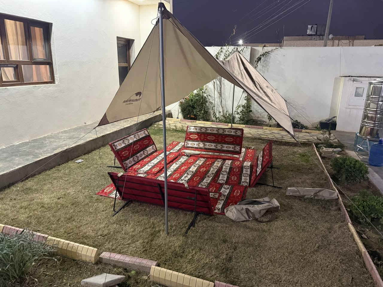جلسة عربية قماش سدو سوري اصلي 
تچوات حديد ثقيل فصال يدوي وجديده استخدام قليل

مقاعد عدد ٤ مع تچوات حديد 
تچوات إسفنج عدد ٤ 
خيمة سقفية فقط ضد الماء اصلي أوربي 
مفرش قياس ٣*٢ 
كامله بس تشد وتخيم مواصفات جدا ممتازه 

السعر ٦٠٠ الف مع التوصيل


**إذا كنت صاحب هذا الإعلان وتريد حذفه لأي سبب، رجاءا أرسل رسالة إلى الدعم الفني**