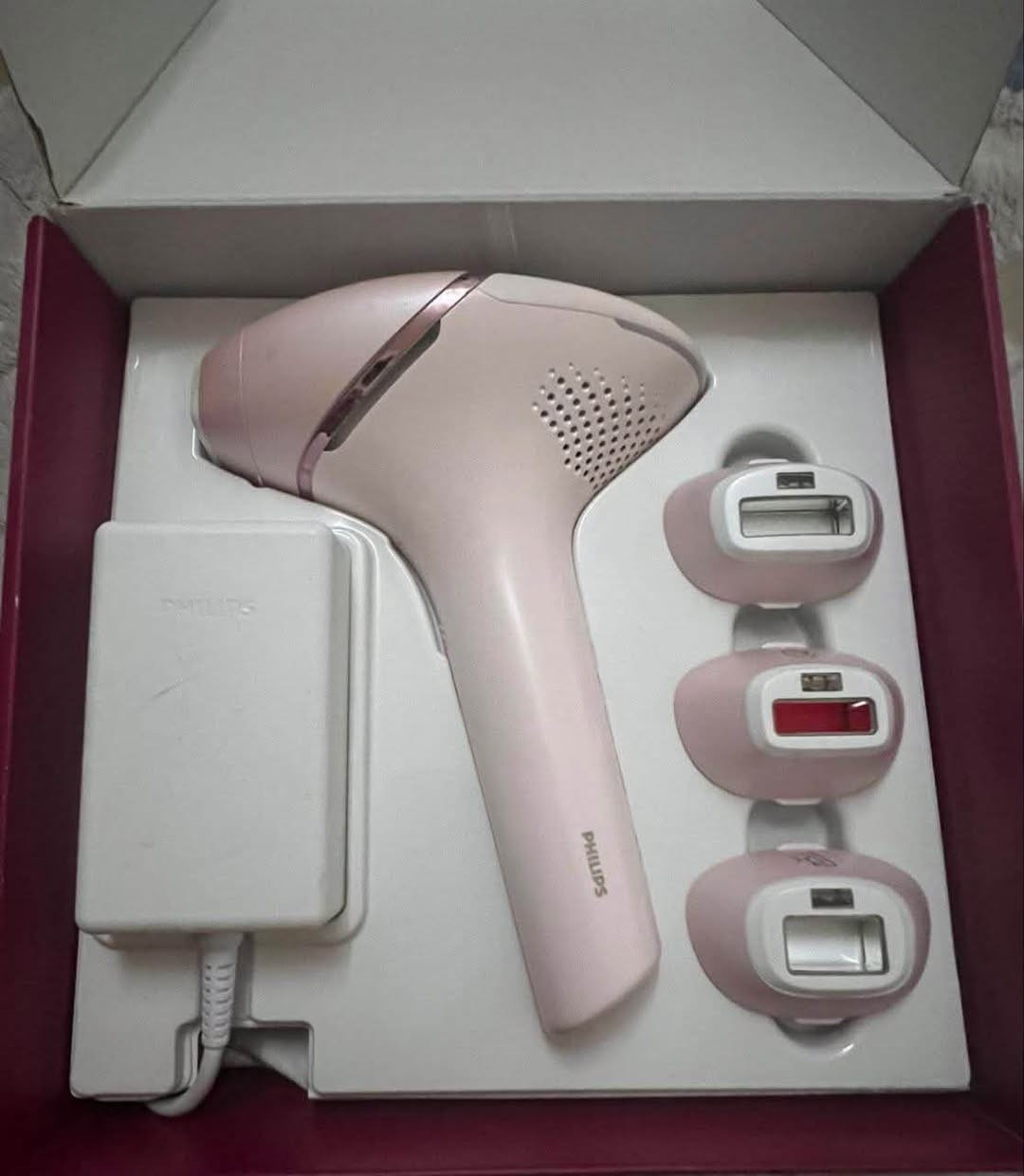 جهاز philips
جهاز ليزر منزلي لأزالة الشعر جبتة من دبي ب٧٠٠ الف ماركة فيليبس  مستخدمتة مرة وحدة نظيف ومستخدم قليل اريدة بـ٤٠٠ للتواصل ***********
