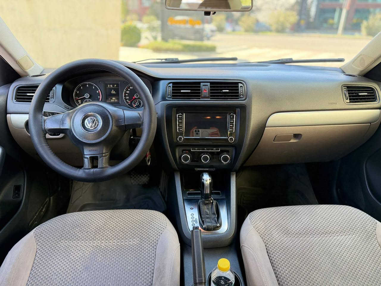 جیتای مۆدێل 2012دو دەرگای لای سەکنی بۆیاغە لەگەڵ پەڵەیەک چاملغی دواوەی بێ ناوگردن گێڕو مەکینەو هەمو گیانی بەشەرت مەکینەی 2.0 ی بێ تۆربۆیە سعری 102  گەڵاو مەعامەلە بۆ پەیوەندی کردن... ***********. السليمانية, العراق
