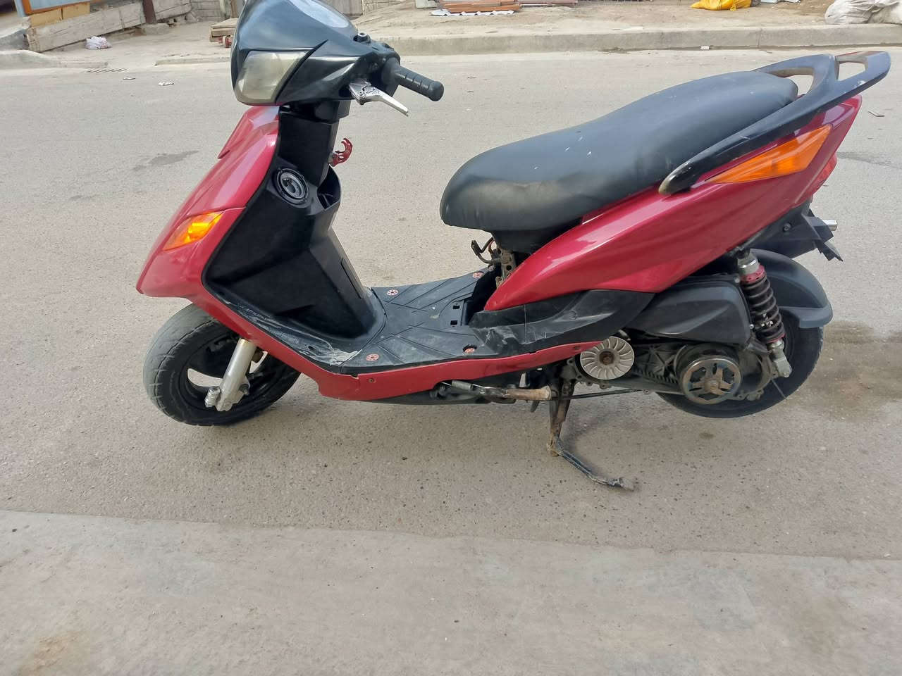 سلام عليكم دراجه ماكس ثعلب 140للبيع دراجه حلوه ونضيفه مزوده صدر امامي خلفي  كلجات مطابق صالنصه ام الوزه صجميه كور بصمه  بوشه 59دراجه كهرباءيات كله شغاله لايت زنون الدراجه خير من الله شلعه ومعدل تاكل الكاع رقم تلفون***********
