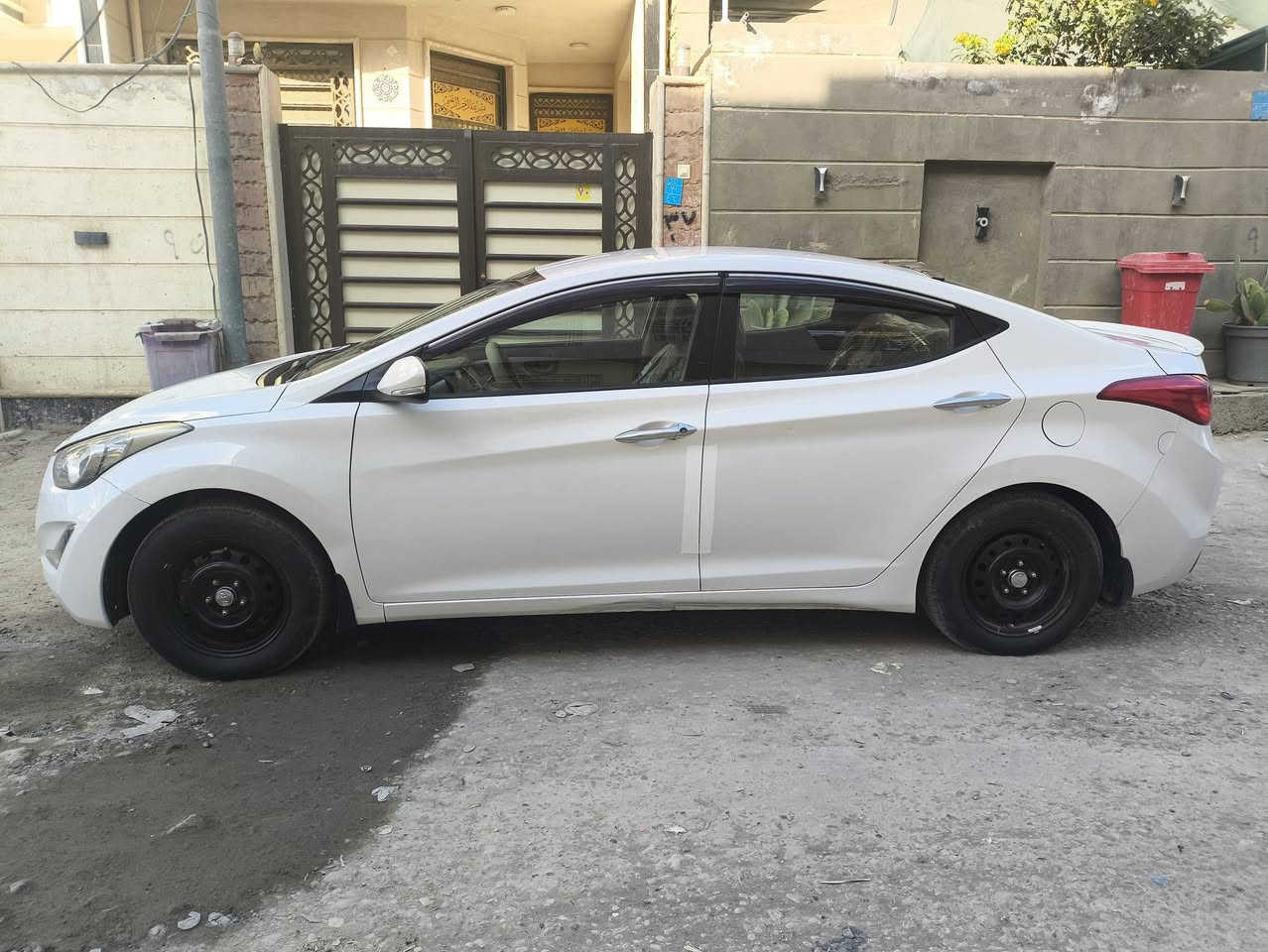 النتره خليجيه للبيع موديل 2013 رقم أربيل تحويل 2يوم السيارة جديده خلاص مامتعوبه  جاهزه عله اخر حبايه السياره كفاله عامه مرفق السونار مع الصور السعر 112 اوبيه مجال بصيط كلش العنوان بابل شارع 80 
***********
