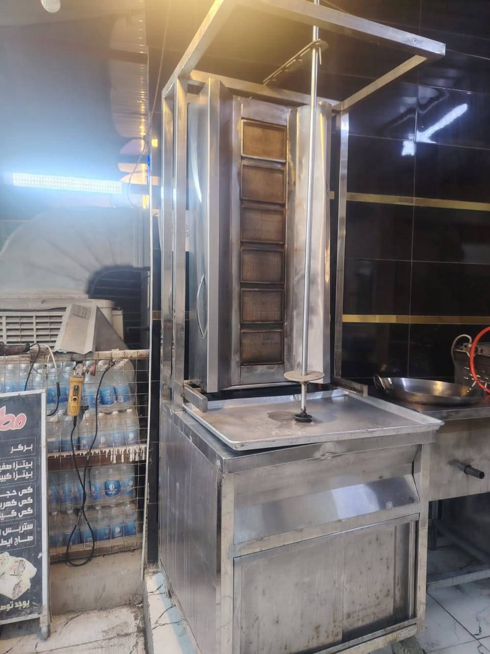 سلام عليكم شباب ذني خراض مال مطعم كاملة للبيع ابيعهن سوى  خراض شبهة الجدد  المكان  بغداد العبيدي الرقم ***********
