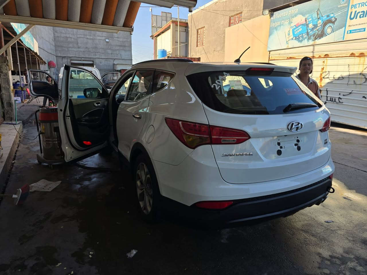 سنتافي 2013 خليجي رقم اربيل منتهية السنويه لون ابيض بيها قطعتين صبغ بدون ضربه بسبب شخط مثل ما موضح بالسونار والسياره جاهزه من كلشي السعر 155$ ورقه وبيها مجال للشراي عنواني البصره قرب جسر النجيبيه 
***********
متواجد واتساب
