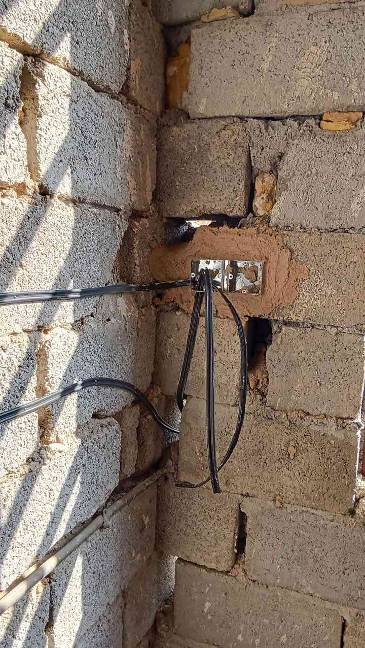 سلام عليكم اخوكم علي الكهربائي هذا جزء من عملي 
كافة التأسيسات الكهربائية  بوري وسمنس وظاهري
بأنسب الاسعار للاستفسار واتصال على هذا الرقم *********** واتصال على واتساب على الرقم الثاني ***********
