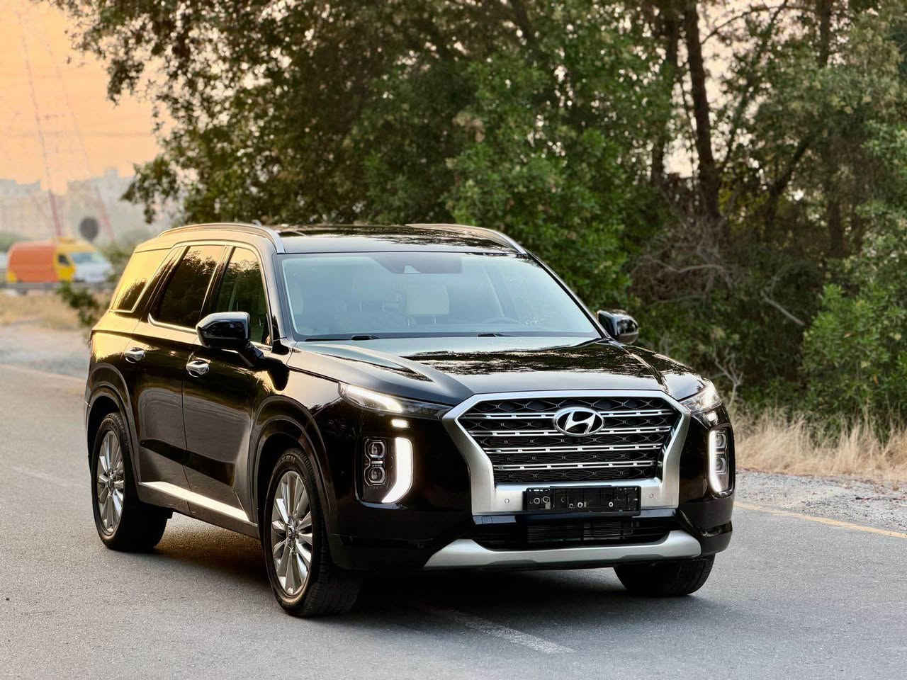 هيونداي باليسيد 2020Calligraphy – فل أوبشن

سيارة عائلية فاخرة كراسي VIP  تأتي بمساحة داخلية واسعة تتسع 7ركاب . مزودة بمحرك V6 سعة 3.8 لتر بقوة 291 حصان مع ناقل حركة أوتوماتيكي 8 سرعات، بالإضافة إلى مجموعة مميزة من المواصفات:

✔️ فتحة سقف بانورامية
✔️ كاميرا 360°
✔️ شاشة كبيرة مع Apple CarPlay & Android Auto
✔️ رادار ومثبت سرعة ذكي
✔️ مراقبة النقطة العمياء
✔️ نظام المحافظة على المسار
✔️ مقاعد جلد فاخرة مع تبريد وتسخين
✔️ تشغيل بصمة ودخول ذكي
✔️ تكييف ثلاثي المناطق
✔️ جنوط ألمنيوم 20 إنش

سيارة نظيفة وجاهزة للاستخدام.
0️⃣0️⃣9️⃣7️⃣1️⃣5️⃣4️⃣4️⃣4️⃣1️⃣1️⃣1️⃣4️⃣7️⃣ الشارقة, الإمارات العربية المتحدة


**إذا كنت صاحب هذا الإعلان وتريد حذفه لأي سبب، رجاءا أرسل رسالة إلى الدعم الفني**
