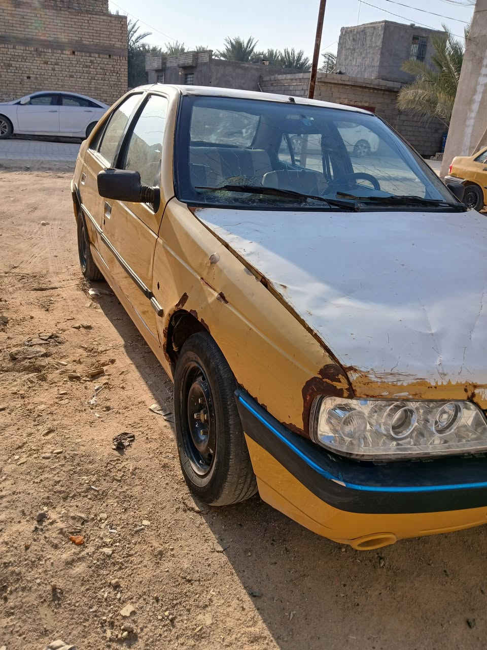 سلام عليكم بيجو روا 2010 محور كير ومكينه اوتوماتيك مصفرة غرامات بس عليها هيئه السعر 13 وبيه مجال مكان كربلاء رقم ***********
