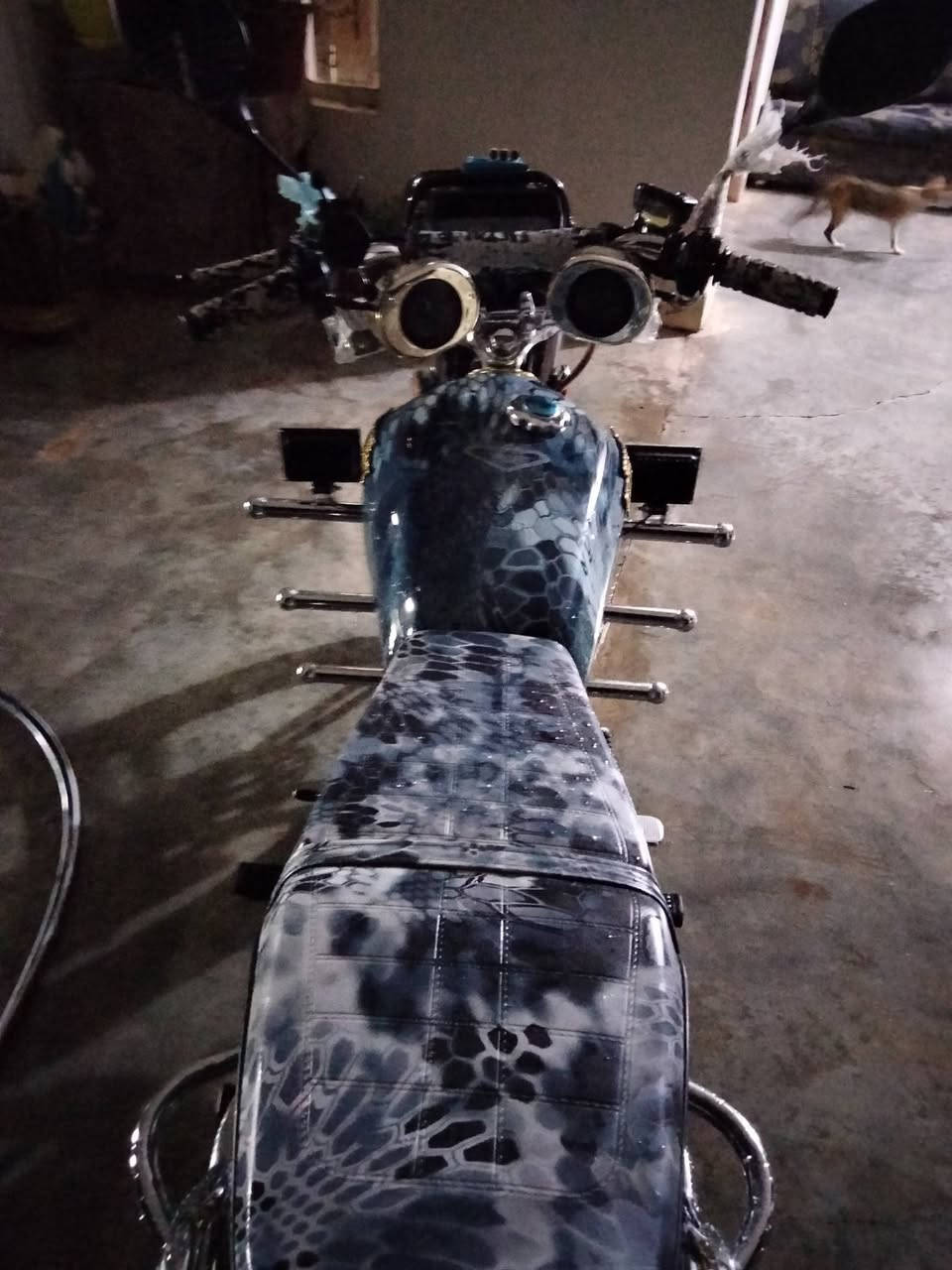 السلام عليكم
موطور للبيع موديل 22 بعدو على وضع الشركه نضيف حيل كله شغال
الشراي يتصل***********
