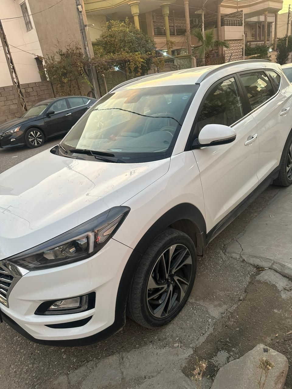 هونداي توكسان 2019 خليجي 
ماشيه108km
دفتر بانزين بيها 
رقم سليمانية رقم وسنويه جديد انكليزي لغايه 2029
وسياره باسمي 
بدون ضرر بدون صبغ بدون تعديل بدون شخط  بي مكانين تكحيل اصغير 
فول موصفات عدا بنوراما 
بصمه 
كشنات كهربائية تدفئه هيتر وتبريد 
مرايات شفط اشاره مرايه 
كاميرا دواره 
حساسات جانبيه وخلفيه واماميه 
تبريد لمس 
تبريد مركزي قطعتين 
شاشه 
تحكم استيرن جهتين 
نظام سبورت 
نظام ايكو 
نظام نورمال 
داخل بيجي
سياره نظيفه مال بيت 
سعر (198) وبيها مجال
مكان سياره (كركوك )
الاتصال (***********)
