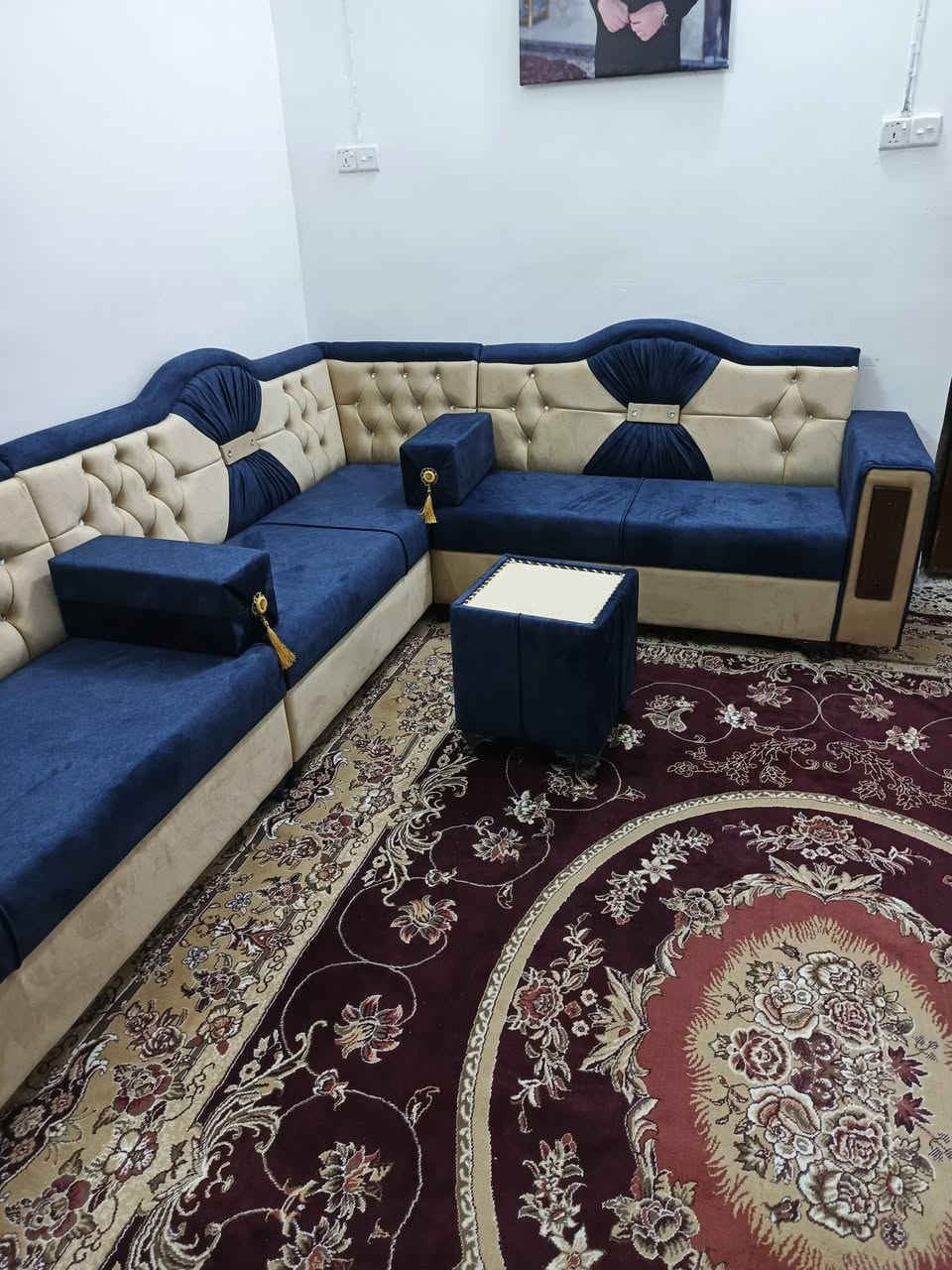 كمل ديوان الاخ ذوفقار من حي الاسرى
شغل درجه اولى من خشب وسفنج وقماش 
احمد ياسين للتخم والديوان للاستفسار
مراسلت الصفحه اوالاتصال بالرقم***********
