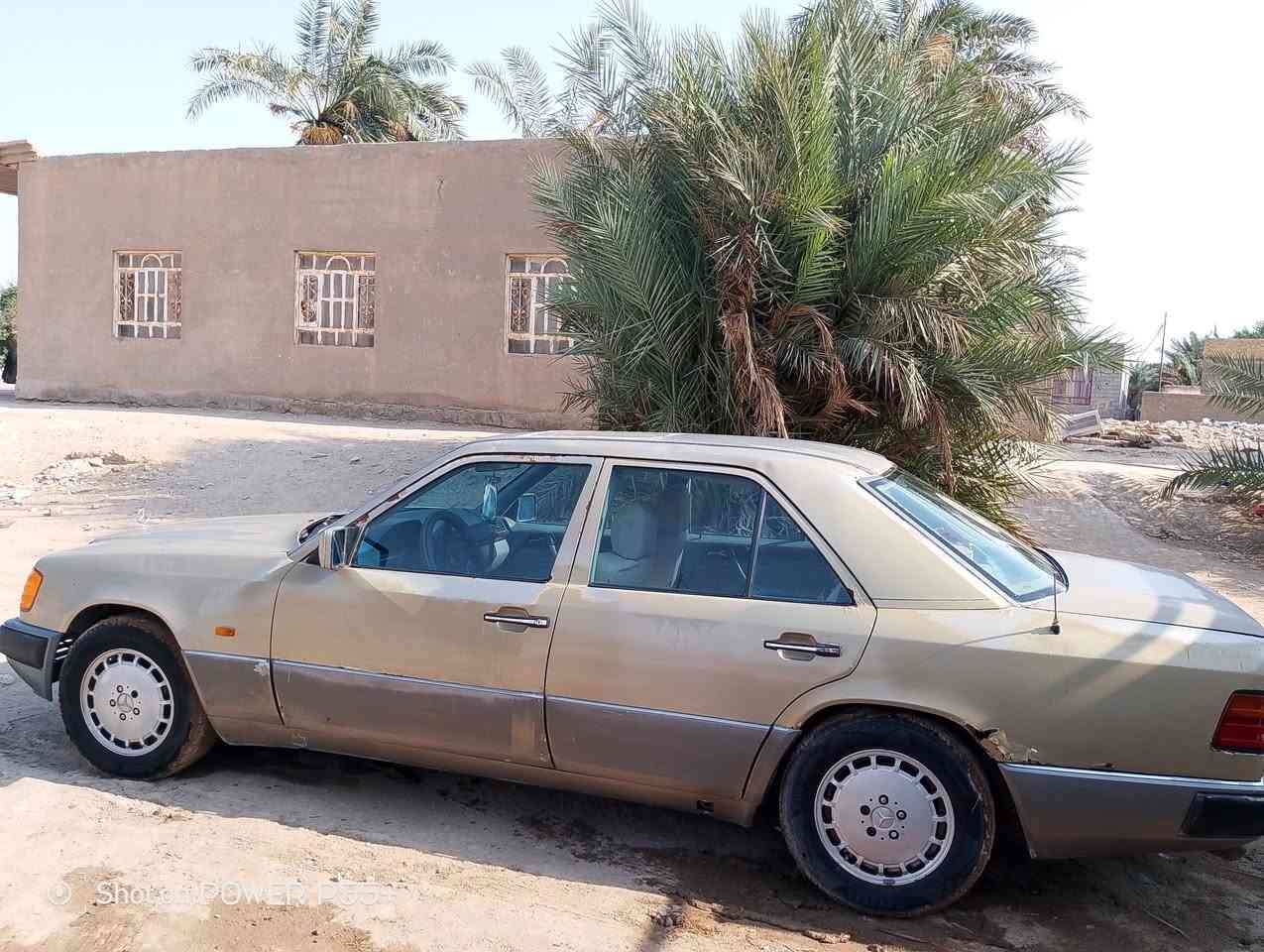 سلام عليكم مارسدس دب  للبيع  موديل 88رقم بغداد مكينه بطه ثنين ونص السعر 57 وبيه مجال شراي يجي خاص او نتصال ‏‪***********‬‏‏
