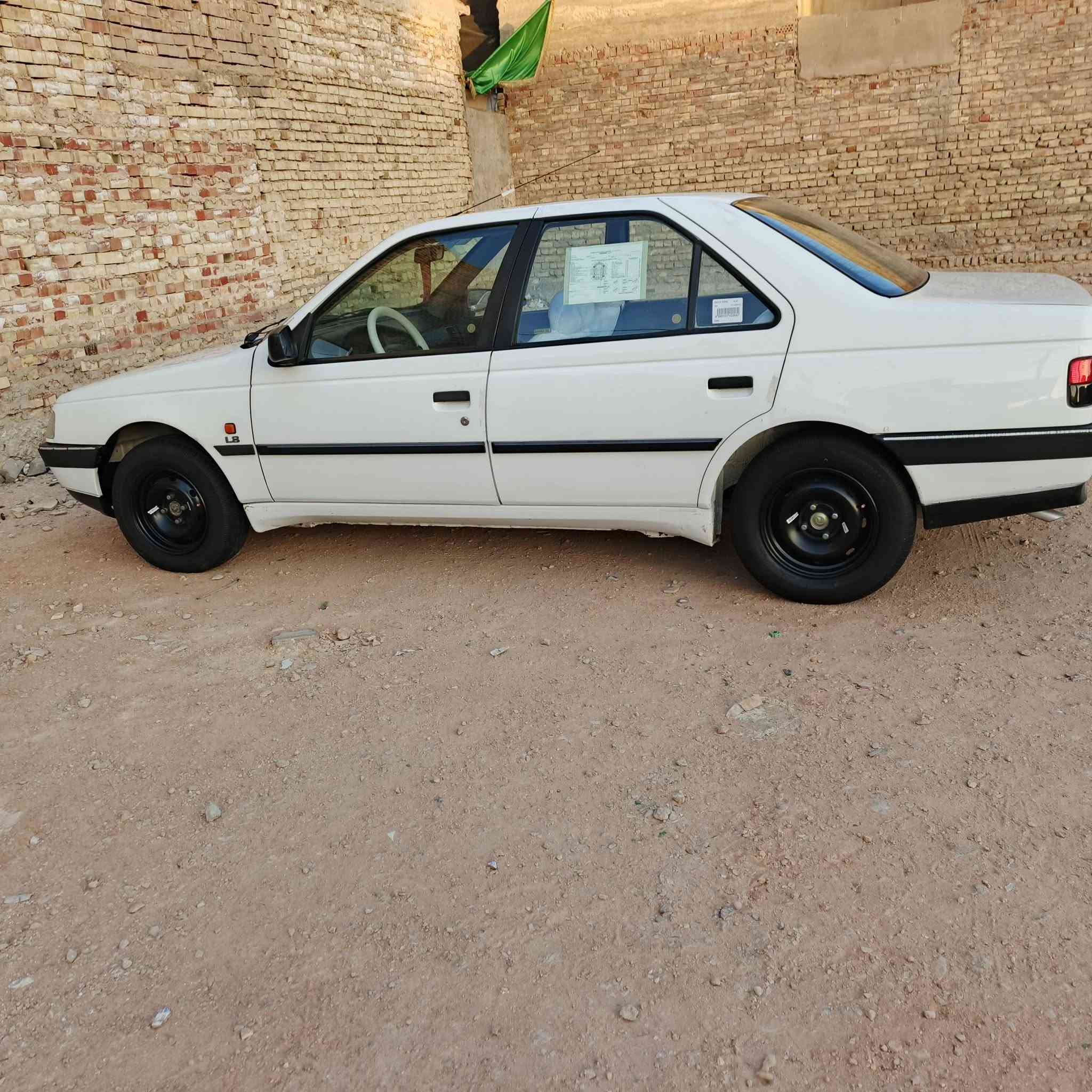 سلام عليكم بيجو 405 موديل 12بيها فقط بنيد بدون داخل والباقي كفاله حت الدعاميات شرط عل الفحص مكينه كير حداديه تبريد عل الفحص السياره جديده  رقمها نجف مكاني نجف حي الجزيره سعرها 43وبيها مجال قليل وهاذه رقمي ***********
