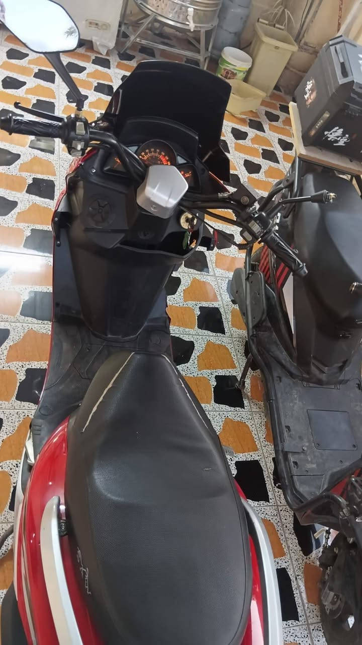 سلام عليكم دراجه حلوه خير من الله محرك مكفول الولد راعيهى ندعم بيهى صار سنه وابو حلف عليه ويريد يبيع لحد يتصل يسئل اوراق ماكو ولا اعرف محركهى شكد او شسمهى مكانهى صلاح الدين الضلوعيه وسعر الكفر 75 ***********
