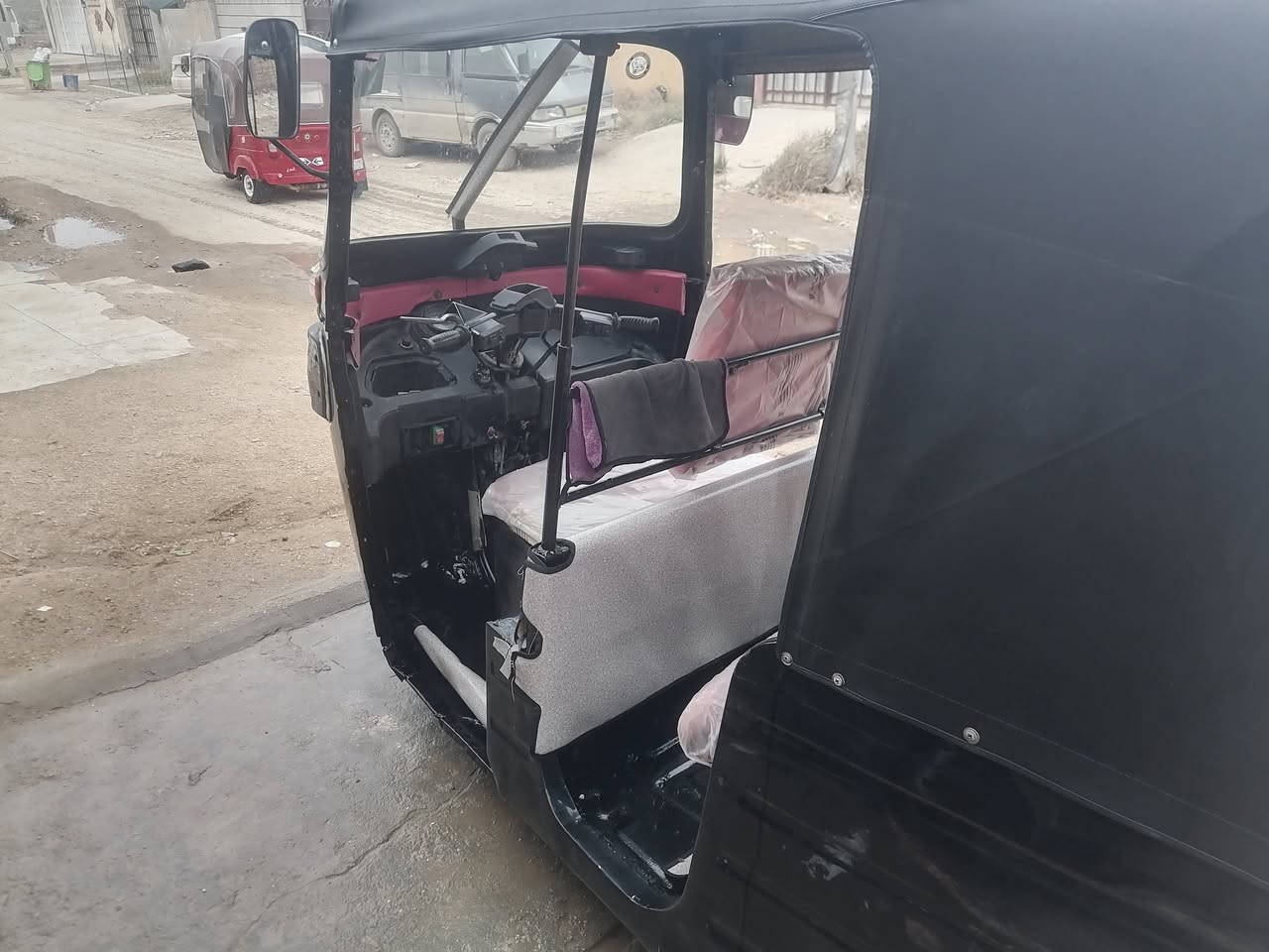 سلام عليكم تكتك بجاج موديل 16 اوراق اصولي شرط الترقيم ماشين بالمعامله مال رقم تكتك جاهزه مابيها نقص مكينه 18 خير من الله مال عيشه التكتك كهربائيات شغاله كله مكاني حله سعر 3ونص وبيها مجال رقمي *********** ***********
