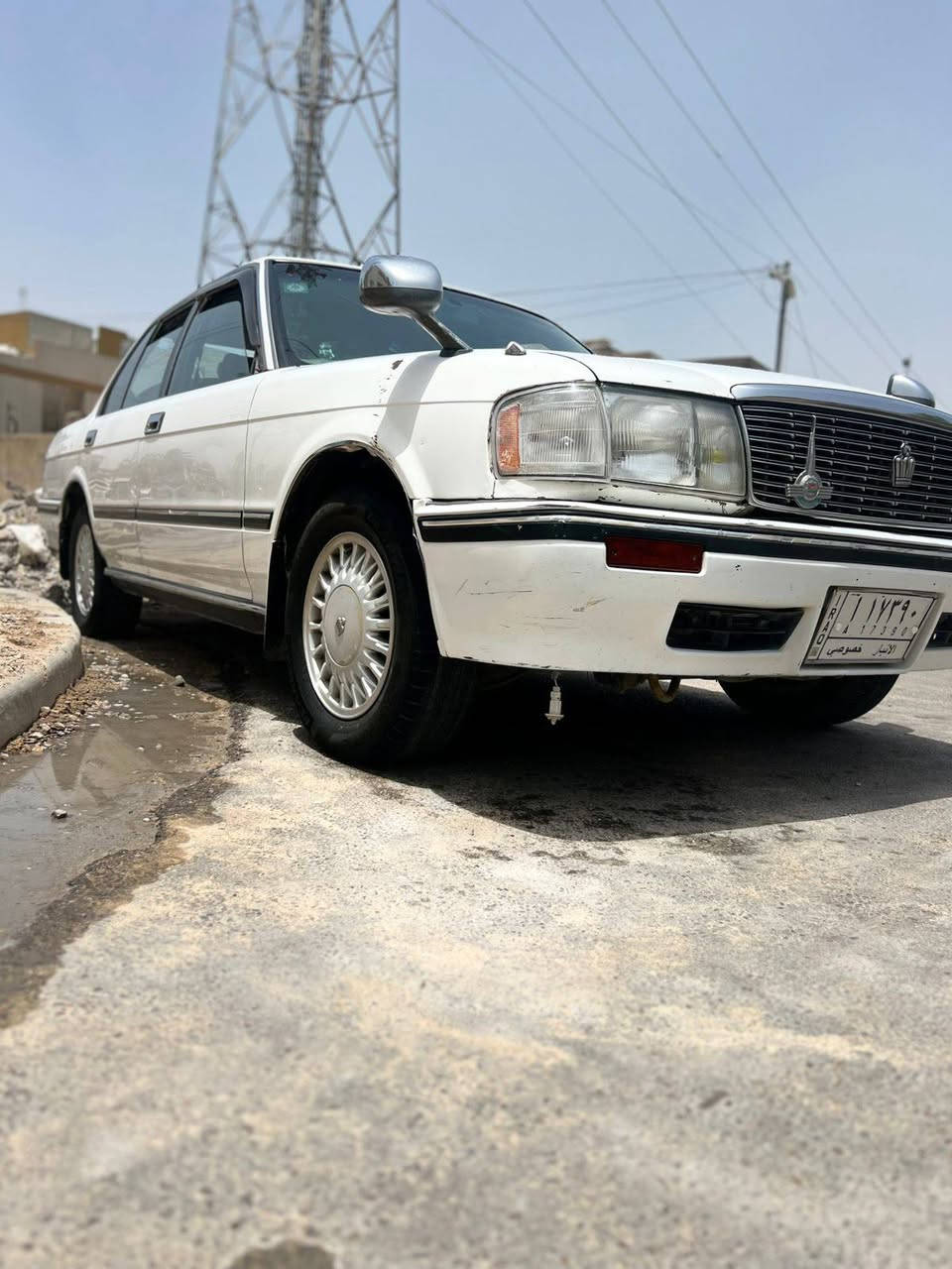 السلام عليكم سياره اكراون فنصه موديل 1994كير ومحرك بشرط
ملاحضه نص باب وجاملق خلفي صبغ 
تيريد شغال 
الرقم الهاتف ***********

السعر 70مكان بغداد ابي اغريب
