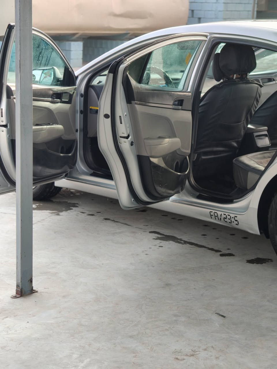 سلام عليكم 
النتره 2017 
بس دعاميه اماميه صبغ وخلفيه تبديل بدون حادث كلين .
ماشيه 62 ميل 
منظومة زنون
 عنوان ديالى بعقوبه 
***********
سعر 133
