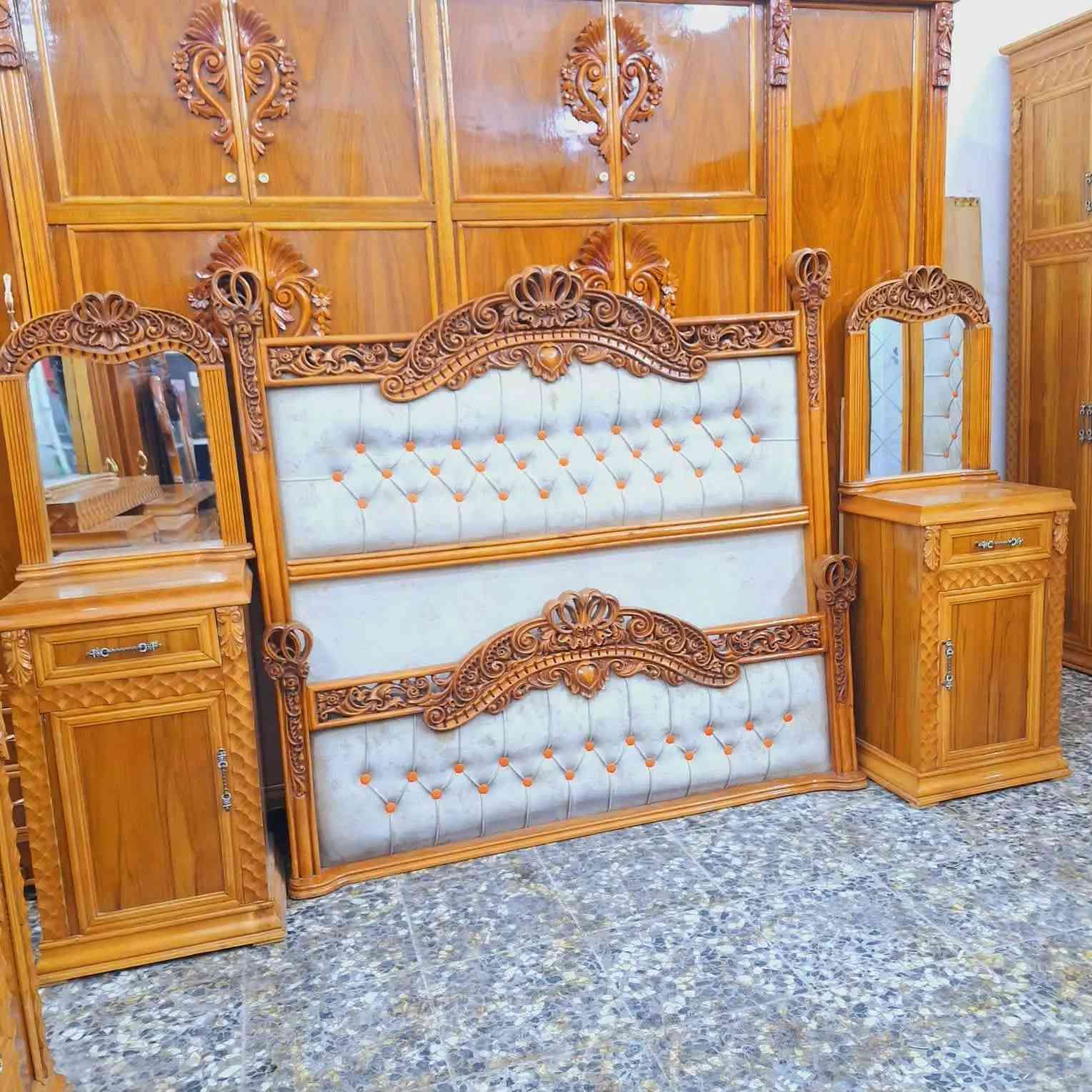 جمال 💐 ودلال الغرف العدنا وبس 💥 
غرفه ام 7 ملحق صاج وجه 5ملم شغل وعمل ونجاره فاخره شغل شركت الافراح غرفه ولا غلطه مان عرسان زاويه كنتوريه جربايه وتوج زان لهيكل كله زان ثقيل
العنوان بغداد البلديات


**إذا كنت صاحب هذا الإعلان وتريد حذفه لأي سبب، رجاءا أرسل رسالة إلى الدعم الفني**