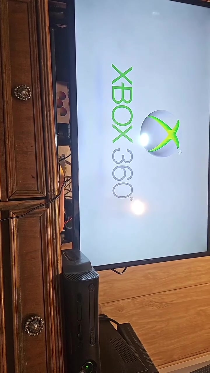 السلام عليكم متوفر xbox 360 fat 🕹
اكسبوكس ٣٦٠ فات من شركة microsoft مايكروسوفت
جهاز راقي غني عن التعريف للبيع او المراوس حسب القناعة  ملحقاتة 🎮
(🔌الجهاز، جوستك، كيبل عرض, محولة تشغيل)
الجهاز مهكر يشغل هارد داخي وخارجي فقط 👾
يجي ويا هارد داخلي بي 19 لعبة قويات من ابرز عناوين الجهاز
ايضا الجهاز مبرمج على قائمة aurora آخر اصدار وافضل برنامج يشتغل اول متشغل الجهاز ويعرضلك الالعاب بشكل كلش مرتب مثل ممبين بالفيديو والصور
سعر الجهاز 65،000 دينار 💽
المكان بغداد 📍 
متوفر توصيل لكل محافضات العراق 🇮🇶 
📝 ⚠️ ملاحضه: الجهاز عالفحص، الفحص قبل الاستلام ضروري
الي عاجبة الجهاز يراسلني ويتدلل


**إذا كنت صاحب هذا الإعلان وتريد حذفه لأي سبب، رجاءا أرسل رسالة إلى الدعم الفني**