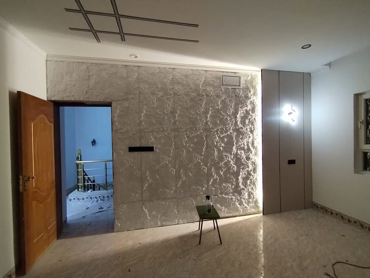 هذا ديكور هوه  اخر زمن شوف جمال وترتيب تصميم ايطالي 
وينهم اسطوات 😅
ويه اسطه احمد ديكور يعجبك يجيبلك احلى منه 
تصميم ديكور في غرفه نوم 
سقف مغربي 
ديكور في جدار 
وصبغ تريب حفر لينر 
***********
