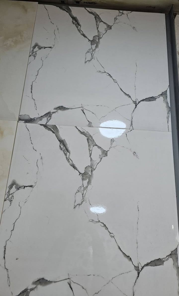 بورسلين ارضي (ثقيل) 60*60 / 30*30  منزل + صحيات 
سيراميك ارضي 50*50 / 30*30 منزل + صحيات

متوفر لدى #معرض_المصطفى_للسيراميك 

***********
***********

العنوان: واسط الزبيدية / شارع الحي الصناعي/ معرض المصطفى للسيراميك
