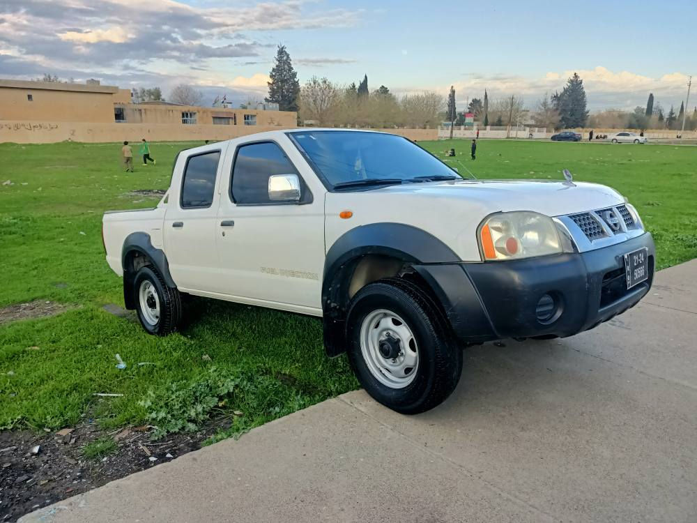 ***********
***********
نيسان دةبل ئةكسل مؤديل 2009
ليزةري دوبةية گيرومةكينةي بةشةرت
دةئةكسلي ئيشده كات بيدةعم بي ليدراو
بةلة بؤياخي هةية سةيارةكة زؤرزؤر باكة 
سعر 77كةلا توزيك مةجال 
ناونيشان زةرايةن
***********
*********** حلبجة, السليمانية
