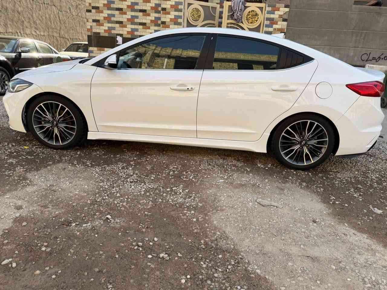 السلام عليكم لبيع  النترا موديل 2018 فئه سبورت وارد أمريكي حادثهه جاملغ وبنيد وصورالحادث موجوده داخل المنشور   فول مواصفات لمتت  1/1 يعني بصمه فتحه شفتات شاشه كبيره كامره دواره درايف مود مانع انزلاغ تبريد لمس تحكم جهتين ويل كروم  بصمه تشغيل أبواب اشاره ترحيب  كشن جلد حضن راداد تحديد مسار سياقه ذاتيه توقف ذاتي رقم واسط تحويل  السياره جاهزه من كل النواحي تخم تاير مكينه كير صدر كهربائيات كفاله مكاني واسط الكوت مركز المدينه داموك  رقم الهاتف***********
