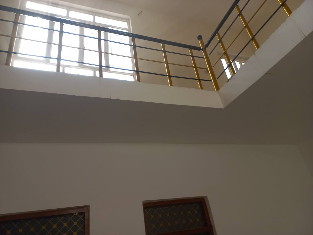 بيت بالخضراء مساحه١٥٠م طابقين اربع غرف نوم للبيع الاتصال ب***********
