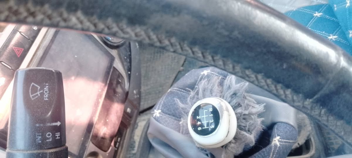 سلام عليكم 16 رقم بغداد فحل محرك 4000 أعلا فئة 7كير تدفئة كشنات تدفئة مقود هيتر مري 
مري كهرباء وشفط. مانع انزلاق اواكس يوبي اس محرك كير صدر كفاله السياره بيهه جراد قليل
السعر 120 مكانهه ديالى بعقوبة. يعجبك السعر خابر مايعجبك اترلك كلام طيب 
مراوس باحدث برهم
***********
