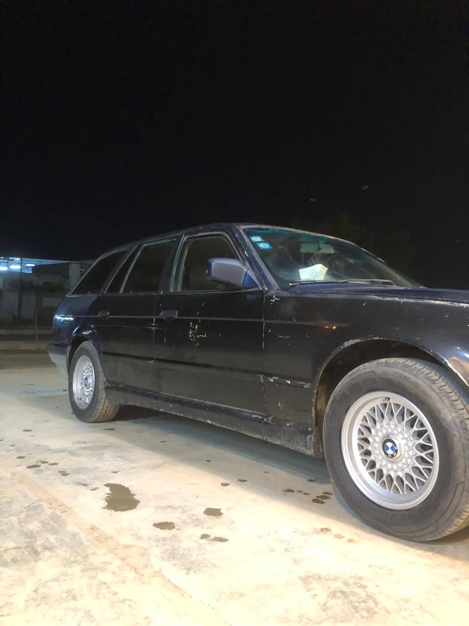 سلام عليكم 
BMW  ستيشن 
525 مسكر عدل كير عادي 
اصل وفصل 25
مكينه وكير شرط 
رقم بغداد دولي
كهربائيات كلها شغالة 
ويل وتايرات بلكارتون
باتري جديد 
شاشة أندرويد بلاتوث 
ملاحظة السيارة  مال جناي بس جاردة
 وبدون ضربة مبدلة 3 قطع وبدون صبغ 
عايزها ترتيب وصبغ 
صدر نص عمر
سعر 40 وبيها مجال للشراي 
مكاني سامراء 
***********
