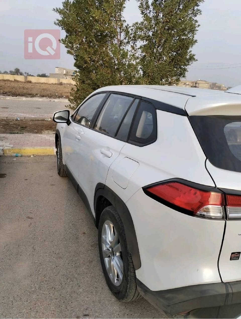 تويوتا  كورولا كروس هايبرد
موديل2025 ماشيه 17,600 كيلو متر رقم بغداد بأسمي مكفولة كفالة عامة على وضع الشركة
السعر: 26,400,000  دينار
المحرك ٢٠٠٠
كاميرا خلفية
المصابيح الاماميه ليد ابيض
بصمه عدد ٢ 
اشاره بالمرايا الجانبيه
التحكم الالي في جميع النوافذ
تحكم سترين
التبريد قطعتين
المقاعد جلد ياباني دوشمة مو تلبيس
سلايد
نظام مراقبة الاطارات
رادار
الفرامل المانعة للانغلاق ABS
مثبت سرعه
منافذ USB-C
نظام تحذير من التصادم الامامي 
نظام تحذير من الخروج من المسار 
الارضيات البلادية
العنوان الحلة مركز المدينة
للاتصال : ***********
