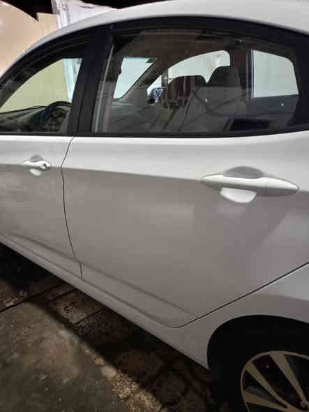 سلام عليكم اكسنت موديل 2015 خليجي ماشيه 60حقيقي سيارة كفاله عامه من ضربه و من يبديل ماعدا بل اهلال الخلفي صبغ قليل ونص دوسه سيارة العنوان بغداد السعر 118 رقم الهاتف ***********
