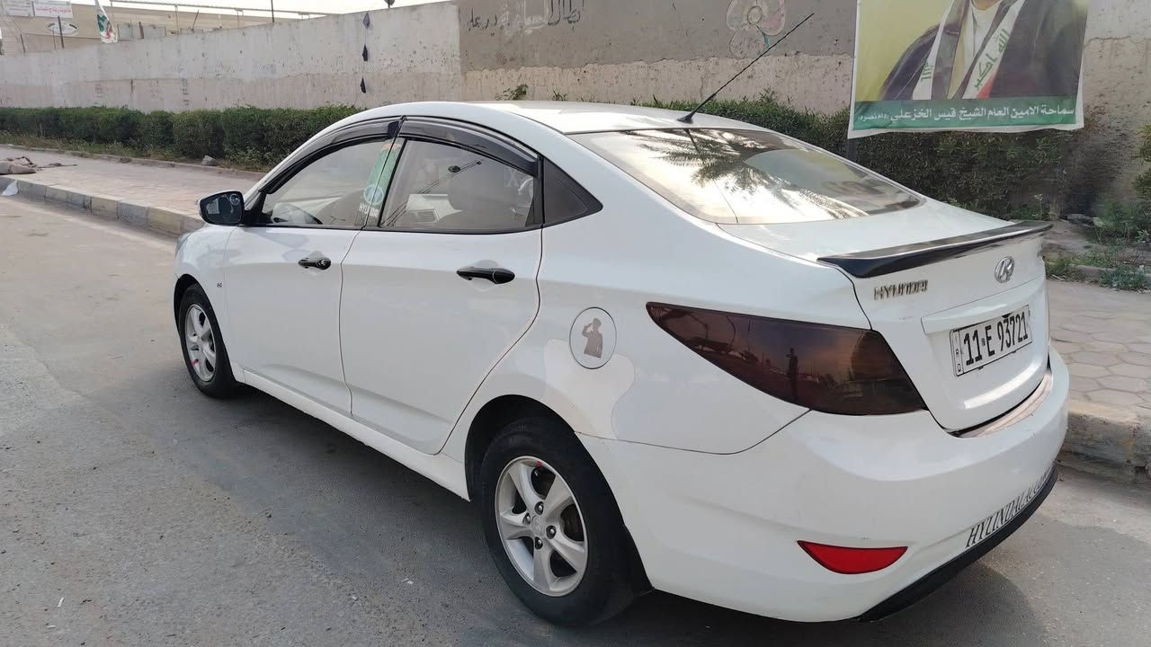 السعر 95 وبيه مجال 
مكاني بغداد الغزاليه 
اكسنت خليجي رقم بغداد بسمي 
2013   1600دوش قطرتين 
سياره كفاله من كل شي كفاله عامه 
مكاني بغداد  سياره فقط صبغ دعاميه اماميه 
***********
