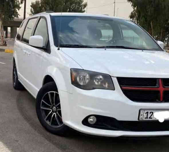 دوج كرفان موديل 2018 رقم نينوى هزةجديدة  وسنوية لغاية 2030 كير ومحرك شرط قبل شهر مبدل أبواب ميكانيك جامات 6 كهرب تبريد مركزي 3 قطع كشنات بلع شاشة أصلية قلاب داخل أسود كهربائيات كلها شغالة 
حادث جاملغ خلفي صبغ جهت النفر مع داير الخلفي جهت السايق والباقي مكفول
السعر 155$ ومجال 
***********
***********
