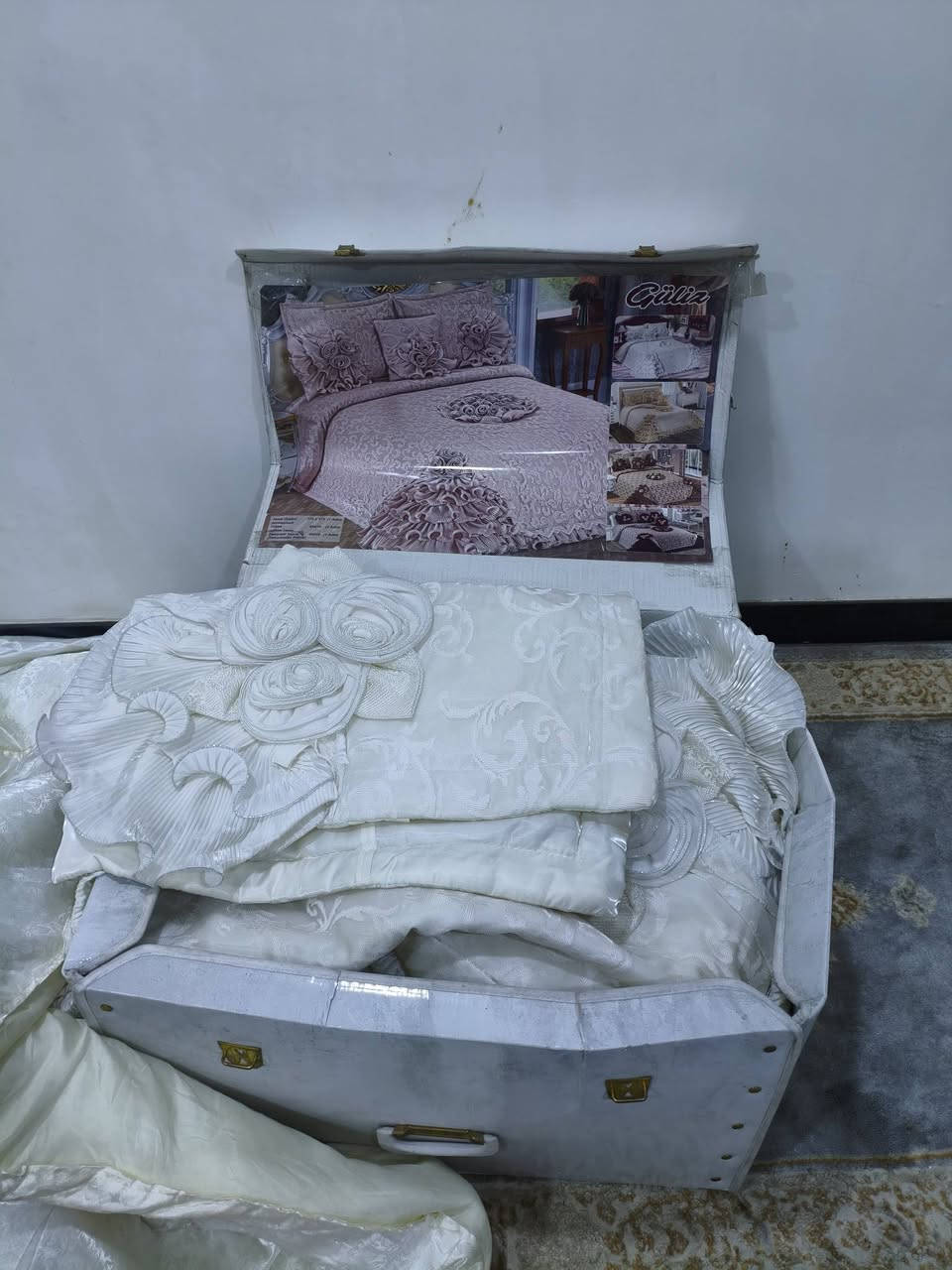 فرشات مال عرس البيع وافون جديدت البيع مكاني شهداء السيديه ***********
