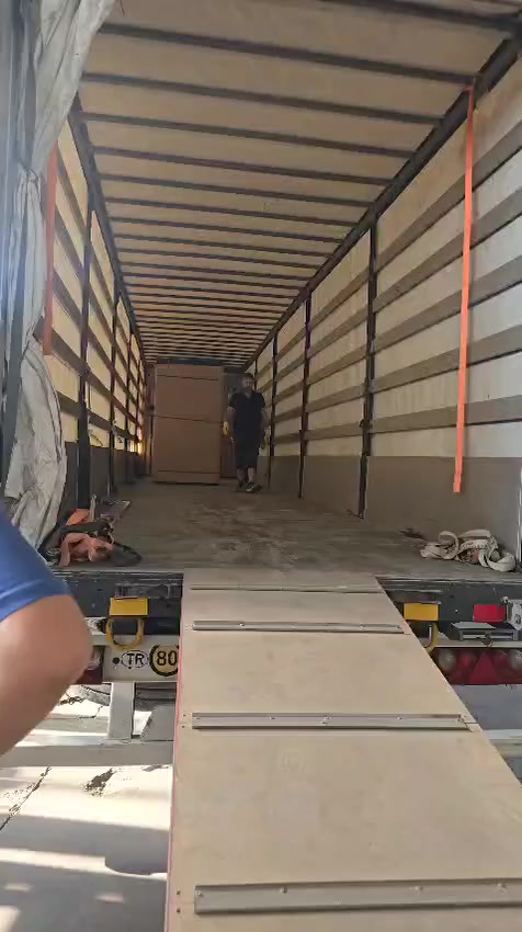 السلام عليكم.. يوجد كادر عمل متميز متكون من ١٠٠ شخص أكثر او اقل من ضمنهم مسوول العمل.. نعمل على تنظيف وترتيب وجرد الجملونات الكبيره 
العمل في الجملونات.. تحميل تفريغ المواد الغذائيه.... أعلاف حيوانات .. حبوب.. مواد انشائيه جميعها.. مصانع.. معامل..مذاخر... تحميل  شركات .. العمل بدقه عاليه من الترتيب.. وكلاء المواد الغذائية.... شركات... شركات الأسمدة او المبيدات الحشريه
وأيضا الكادر مستعد على غسل وتنظيف ورفع الإنقاض الأوساخ ومخالفات البناء وتلميع كافه دوائر الدولة.. او المستشفيات. او الجملونات والمصانع والشركات 

*********** خادمكم ابو محمد
