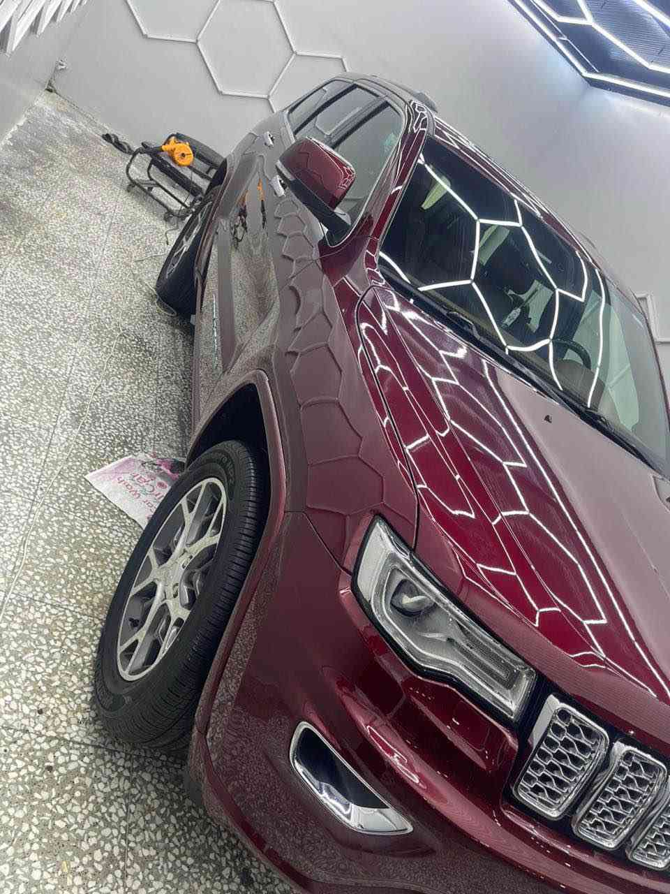 جيب (خليجي) موديل 2020 آوفر لاند مكفولة كفالة عامة السيارة ماشية 76.000الف  فول  مواصفات جكات فورويل بارنوما هوك امامي خلفي
محرك ٦ سلندر ٣٦٠٠ مكفول دفع رباعي 4.4
بصمه + تشغيل عن بعد كروز تثبيت سرعه
صندوق كهرباء
بنوراما
جكات تصعد وتنزل
ماوس وضعيات قيادة
داخل قرميدي اصلي
ستيرن كهرباء + تدفئه
كشنات جلد تدفئه وتبريد
خزن وضعيه كشنات ميموري
شاشة كبيرة
دمام خلفي
كامرة دوارة ٣٦٠ درجة
حساسات امامي خلفي
لد امامي خلفي
لايت زنون عالي ناصي
اضاءه ترحيب
دشبول خياط طبيعي
اوتو ستارت
حساس امامي وخلفي
رادار جانبي وخلفي 
مري شفط + اشاير بلمري مع القفل وعاكس ضوء + هيترات مري+نقاط عمياء
اضاءه ترحيب
وبعد هواي مواصفات. 
مكان السياره حي العدل
الشراي يتصل  واتساب 
*********** Colombo, Sri Lanka
