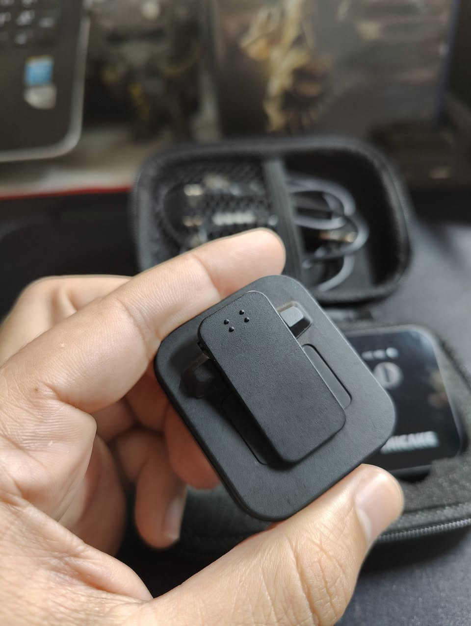 ميكروفون وايرليس QWM-10  ماركة sonicake ، بتردد 2.4 جيجاهرتز، مدى 50 مترًا، يعمل لمدة 10 ساعات، نظام عزل الضوضاء 3درجات وتحكم مستوى الصوت 3درجات
(جهاز إرسال واحد + جهاز استقبال واحد) لأجهزة آيفون/أندرويد/كاميرات DSLR،


**إذا كنت صاحب هذا الإعلان وتريد حذفه لأي سبب، رجاءا أرسل رسالة إلى الدعم الفني**