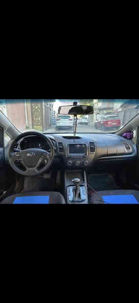 السلام عليكم فورتي 17 مكينه 2000 دوش ماشيه 120 كيلو مو ميل كلين بدون حادث وبدون غرق بغداد بسمي موصفات نص فول بس بيه طخه بسيطه بالداير مال جاملغ الخلفي سعرها( 132 )بيه مجال بسيط مكاني بغداد حي البنوك 
الاستفسار 
***********
