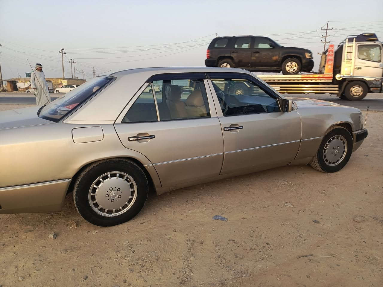 سلام عليكم دب البيع موديل 90 اصل رقم بغداد صدامي وراعيه موجود في الرفاعي وهيه موجوده هم بل رفاعي مكفوله من ضربه والحادث ما عده صبغ جماليه وقواعد سليمه  حداديه صدر جديده قبل سبوع مئسويه ولوره 60بل ميه سعر 65 وبيه مجال موجود عل خاص *********** ونا خادم وذا كو مراوس راوس وطي فرق بسبه راكب ونيفاره بيكم المالم حسب القناعه
