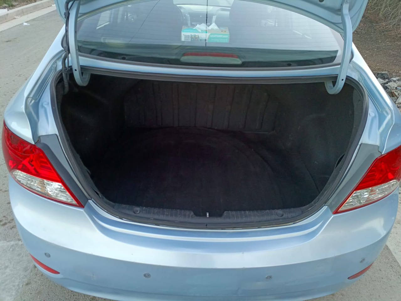 اكسنت 2014 خليجي blue
محرك 1600 بي بخار نص عمر
گير خير من الله 
صبغ بيها بالصفحتين 
بدون دواخل 
تحكم ستيرن جهتين 
حدادية ممتاز
تبريد شغال 
السعر 83 
المكان بغداد شارع فلسطين
الاتصال ***********
