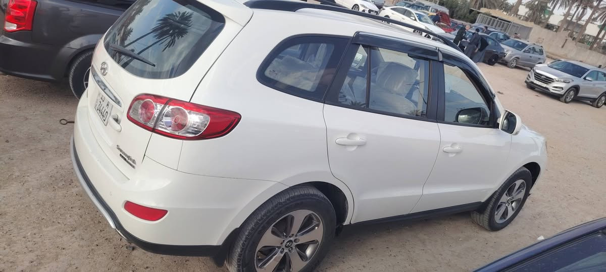 السلام عليكم سنتافيه للبيع 2012 كفاله عامه سياره شركه العامه للأستفسار ***********
