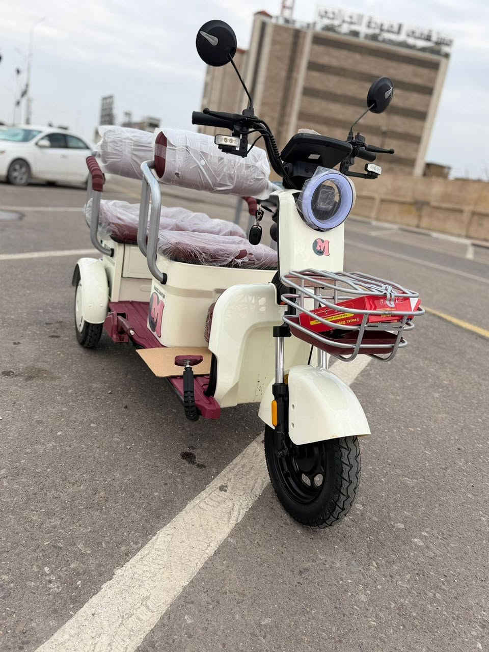 دراجة شحن ٣ عجلات تصلح لكبار السن او ذوي الهمم سهله السياقه بطاريات عدد ٥ سعه الامبير ٣٢ اقتصاديه جداً بالشحن الشحنه الوحدة تمشي اكثر من ٨٠ كيلو الدراجة زيرو 0 مما شية وصلها موجود بالنشر قبل يومين ماخذيها من الوكيل السعر مذكور بالوصل الدراجة مكفوله حتى من الزلغ السعر المطلوب ٨٥٠ الف العنوان بصرة العاليه اتصال *********** البصرة, العراق
