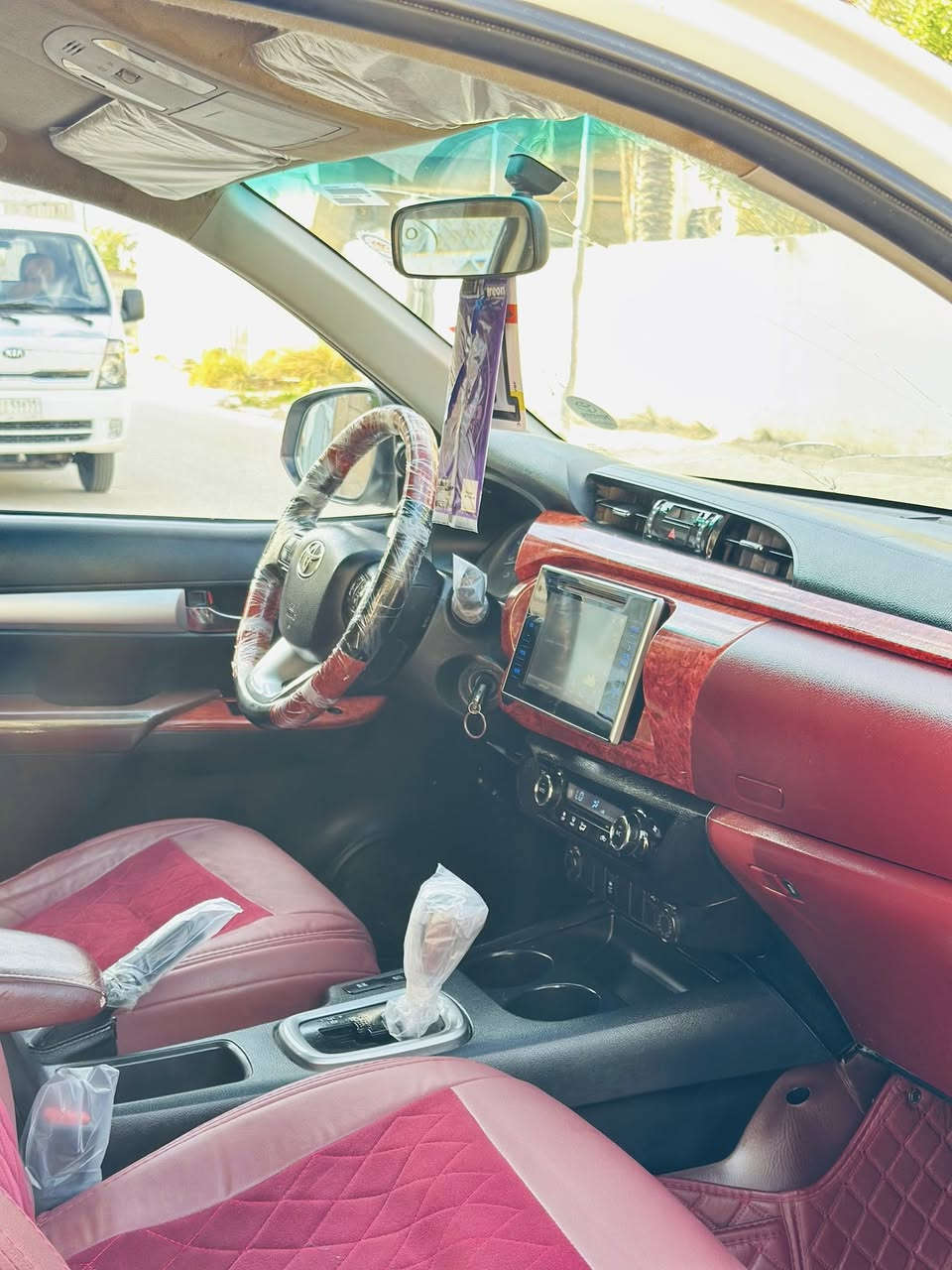 السلام عليكم تيوته 2019 اكويتي اوتماتيك مكفوله كفاله عامه رقم واسط سنويه جديده السياره كارتون ما عايزه شي سلفون الشركه قماره وبنيد السياره مال جناي السعر 240 وبيه مجال الستفسار *********** بيع او مراوس مكانه السياره الرميثه حي المعلمين
