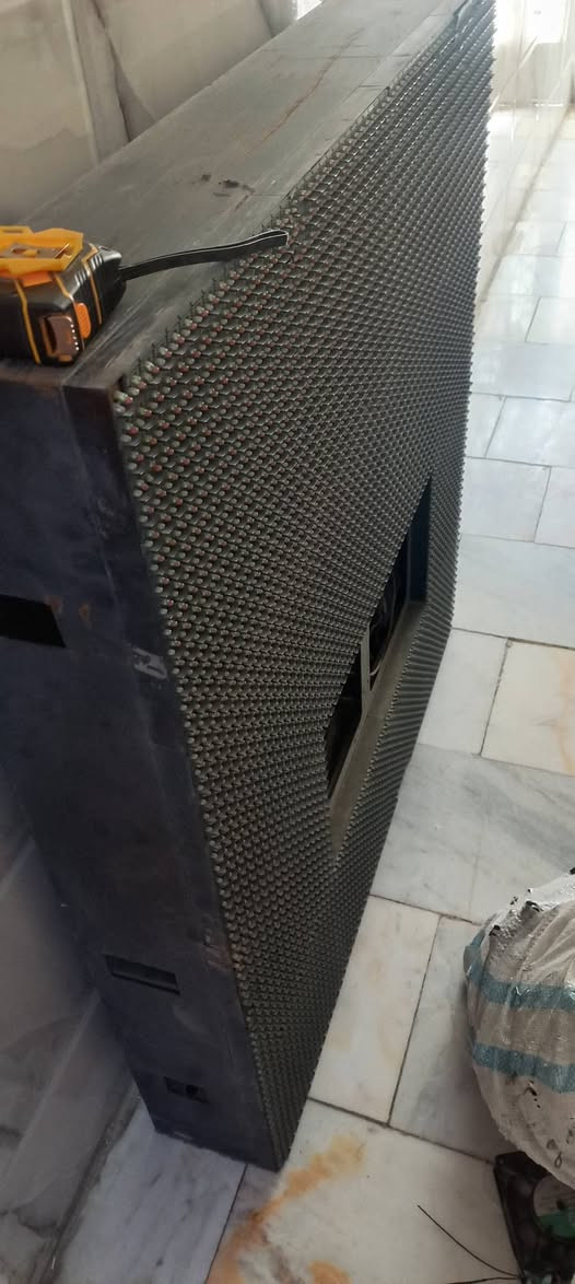 السلام عليكم  هذني للبيع بيهن يشتغل وبيهن لا اليحب يتواصل على الواتساب بسعر مناسب 
***********  بغداد البلديات
