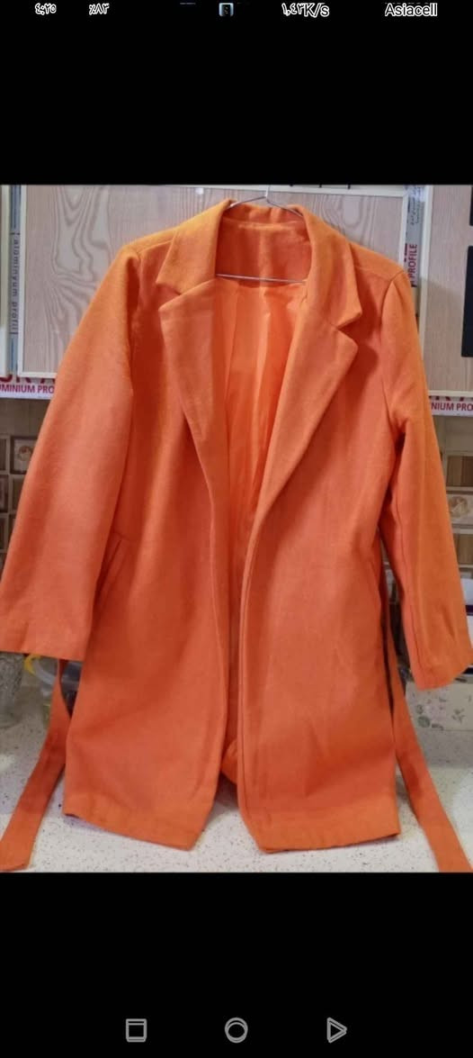 كوت نسائي جديد مامستخدم قياس XL السعر 25 بي مجال بغداد الحبيبية *********** يوجد واتس اب بغداد, العراق
