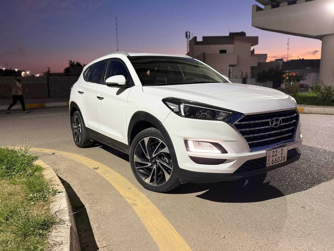 السلام عليكم 
للبيع توسان 2020 خليجي
سياره نضيفه "بمعنى الكلمه"
فول مواصفات  
(( المواصفات اصلية  ))
"بصمة تشغيل وبصمة ابواب 
"اشاير بالمري + مري شفط 
"ثلاجة بالجكمجة 
" حساسات امامي  وخلفي  اصلي  
" كاميرا خلفية
" ثلاث وضعيات قيادة
"كروز سرعه
" شحن لاسلكي 
" بلوتوث+ AUX 
"تحكمات صوتية 
"كراسي 2 كهرباء
" دبل ايرباگ
" تحكم ستيرن
" حساسات
" تبريد قطعتين 
" لدات نهارية
" انارة ابواب ومري 
ماشيه ٩٧
سعر ٢٠٠ بيها مجال
العنوان / كركوك
رقم أربيل باسمي تحويل وكاله
هزه جديد 

***********
