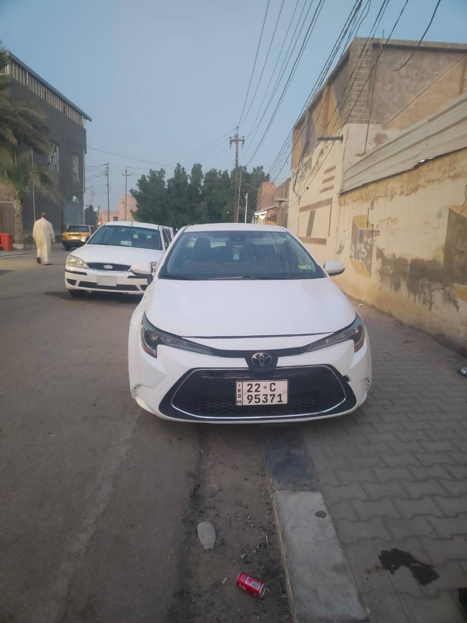 كورولا 2022
وارد امريكي 
محرك 1800
مواصفات LE
مثبت سرعة -تحديد مسار- رادار-
ومواصفات الباقية معروفة 
ولا قطعة مبدلة 
بارد بحافة البنيد 
وبارد جامغ الامامي والباب بالحافة جوة وتكحيل 
حادثهة كلش حلو سيارة جاهزة ونضيفة جدا 
السعر 155 وبي مجال 
راعيهة بالبصرة 
الاتصال : ***********
