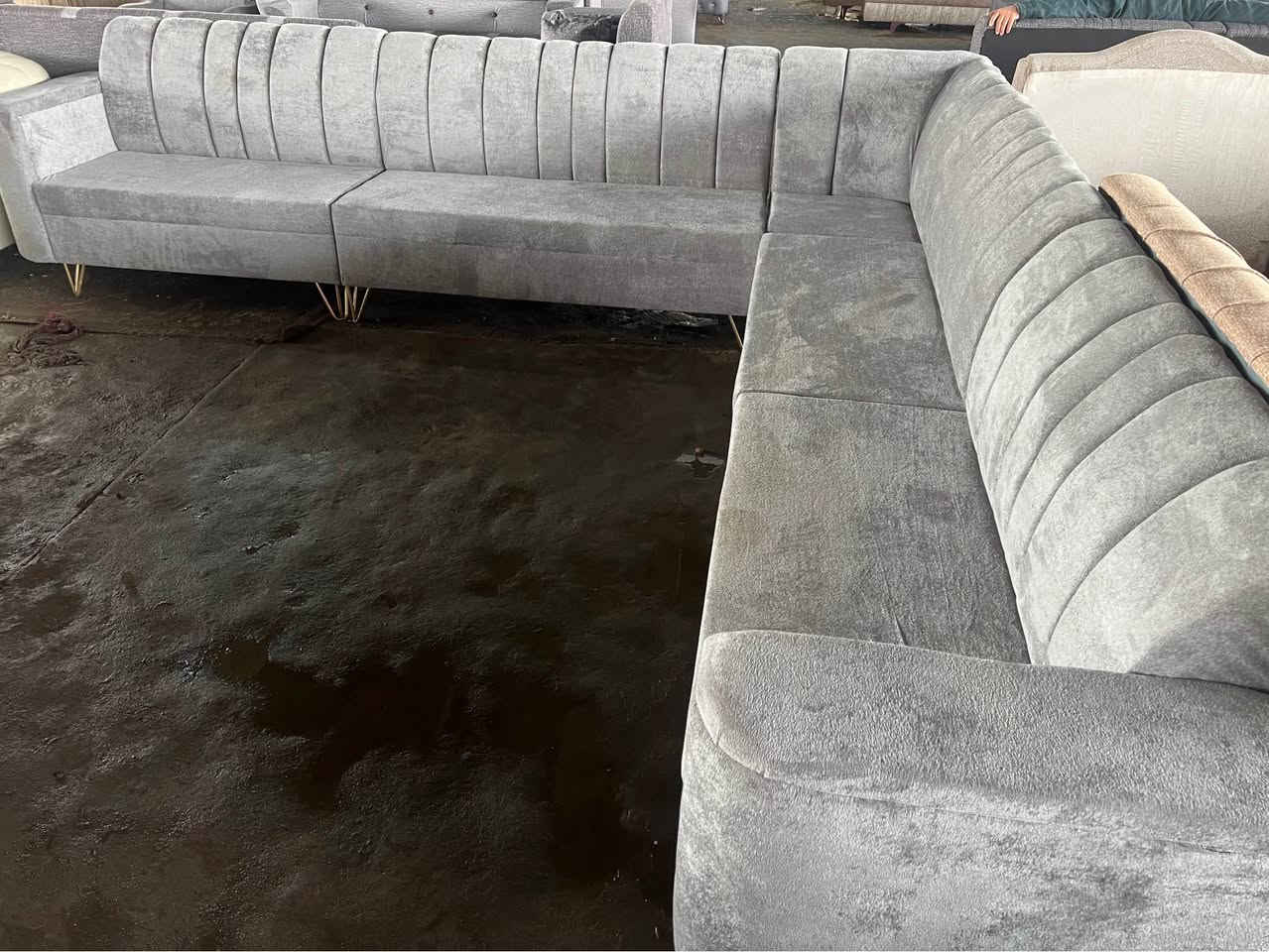 ديوان عشر مقاعد 
سبعة امتار اله ربع شرط الفحص قاعدة جوانب بلوك اسود
السعر 300
مراوس هم موجود العنوان بغداد نهضة
***********
متواجد واتساب بغداد, العراق
