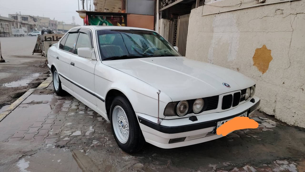 سلام عليكم
اعاده النشر بسبب الوعود الكاذبه سياره BMW للبيع 

موديل 90

حجم 525

مكينه20

كير اوتو

مكينه وكير خير من الله لاتبخير ولاتنقيص 

رقم بغداد بسمي

لاضربه ولا كص 

مصبوغه جماليه 

السياره موجوده بالعماره


**إذا كنت صاحب هذا الإعلان وتريد حذفه لأي سبب، رجاءا أرسل رسالة إلى الدعم الفني**
